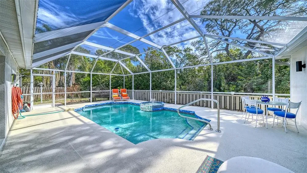 4668 Hamlets Grove Dr, Sarasota, FL 34235