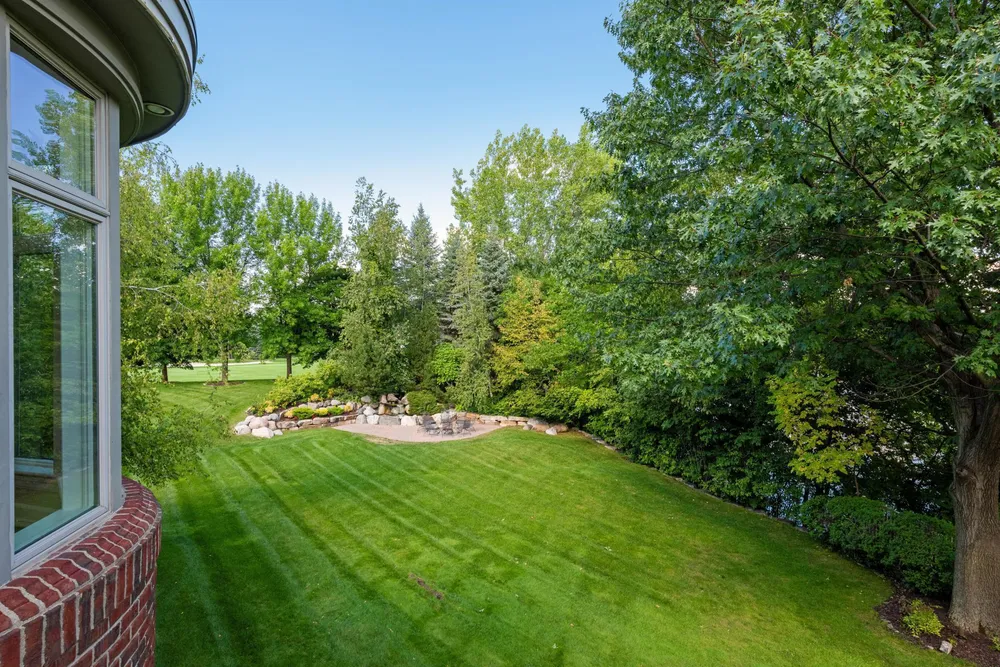 18313 Nicklaus Way, Eden Prairie, MN 55347