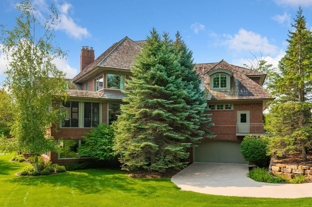 18313 Nicklaus Way, Eden Prairie, MN 55347