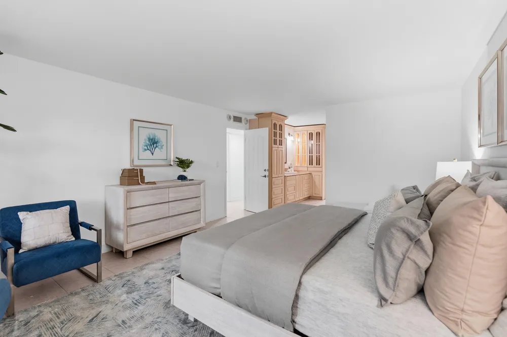 4900 N Ocean Blvd, Lauderdale-by-the-Sea, FL 33308