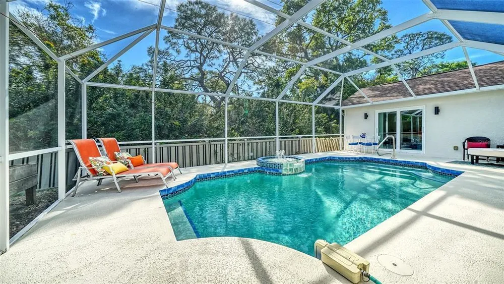 4668 Hamlets Grove Dr, Sarasota, FL 34235