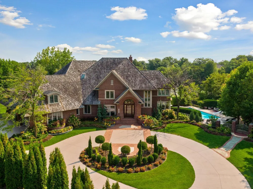 18313 Nicklaus Way, Eden Prairie, MN 55347