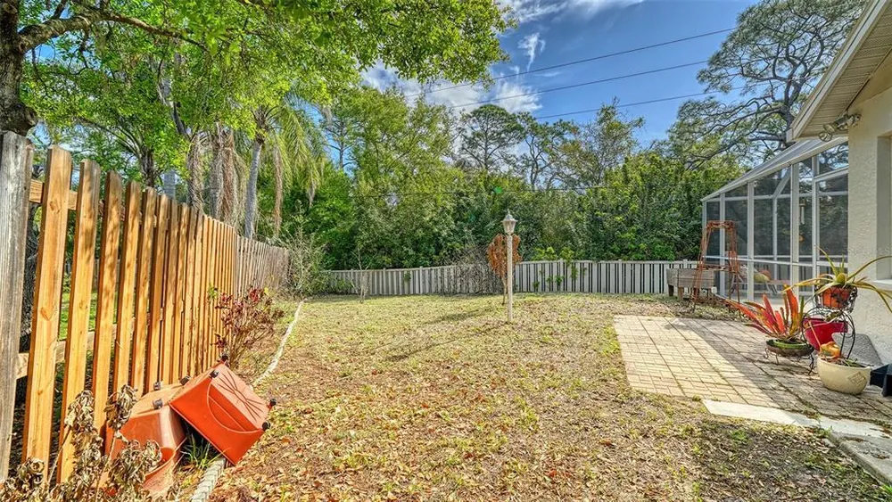 4668 Hamlets Grove Dr, Sarasota, FL 34235