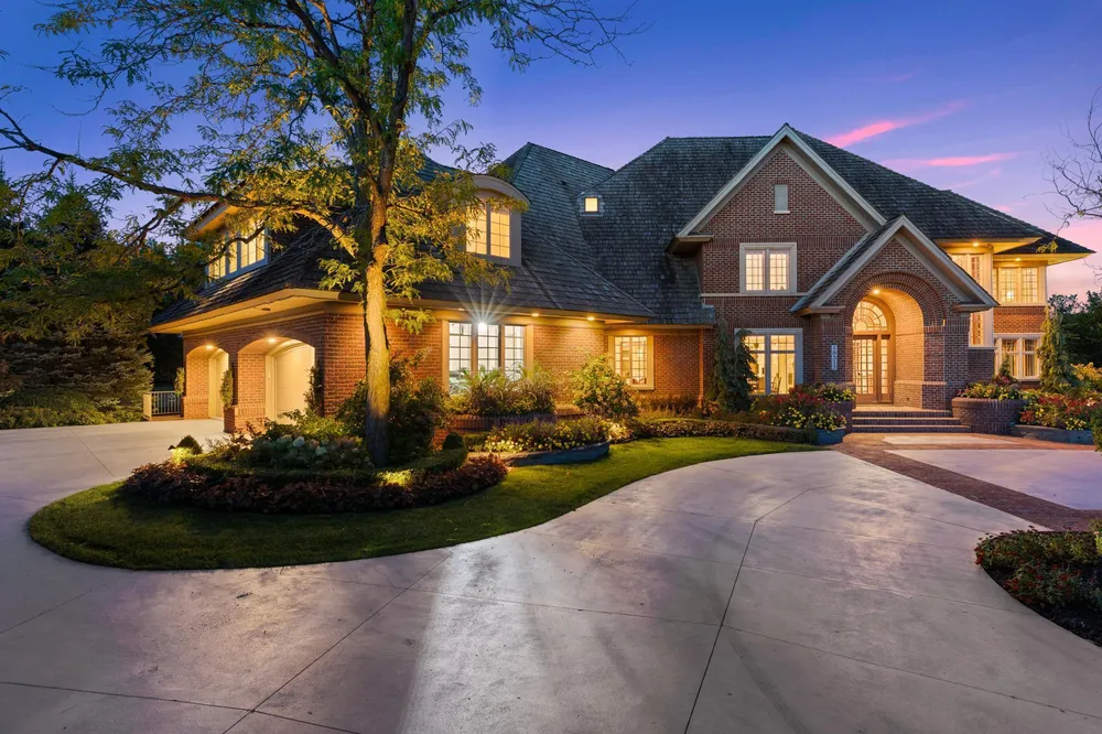 18313 Nicklaus Way, Eden Prairie, MN 55347