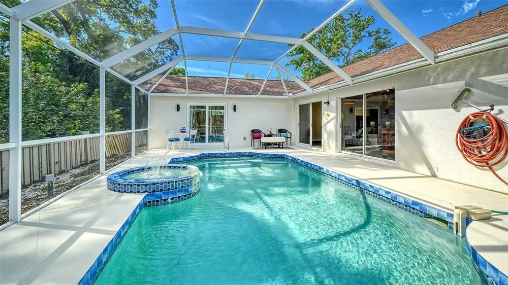 4668 Hamlets Grove Dr, Sarasota, FL 34235