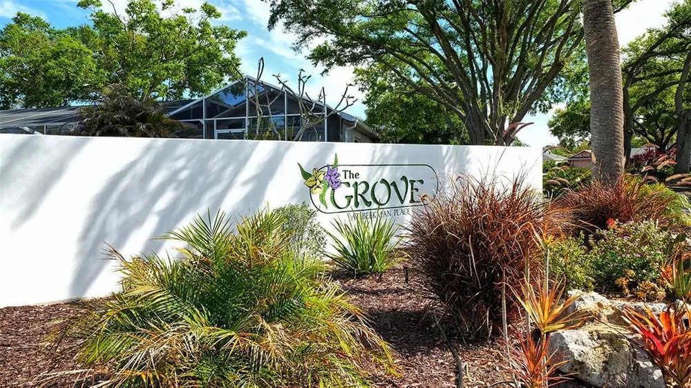 4668 Hamlets Grove Dr, Sarasota, FL 34235