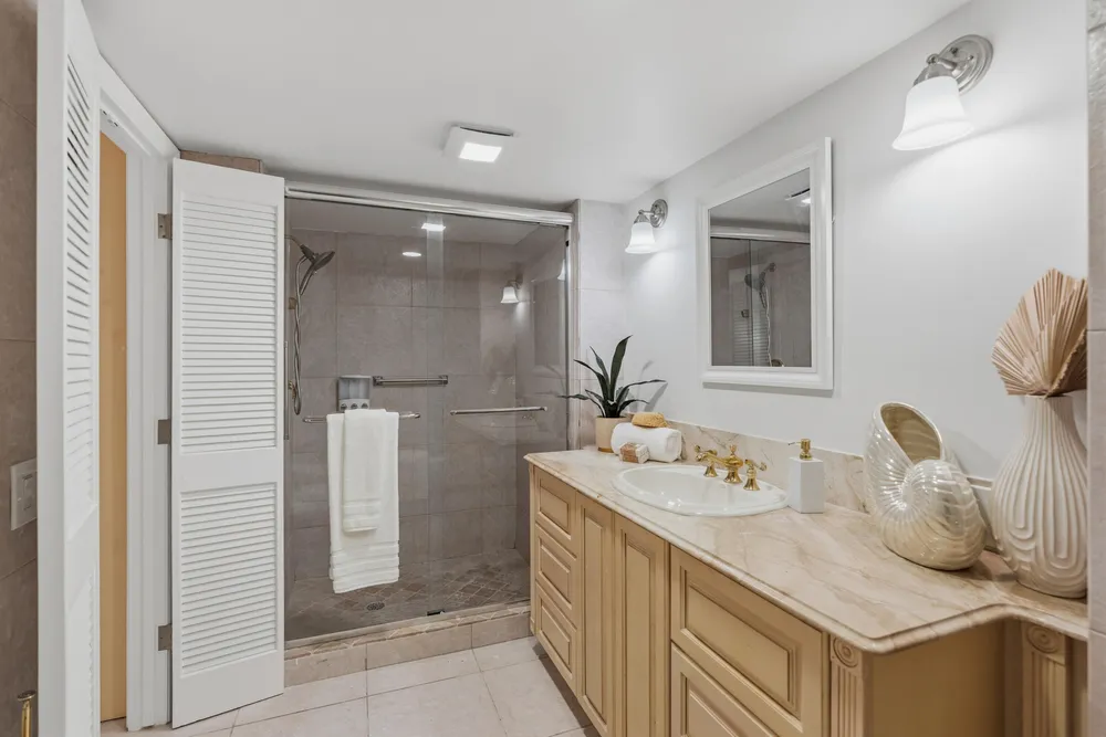 4900 N Ocean Blvd, Lauderdale-by-the-Sea, FL 33308