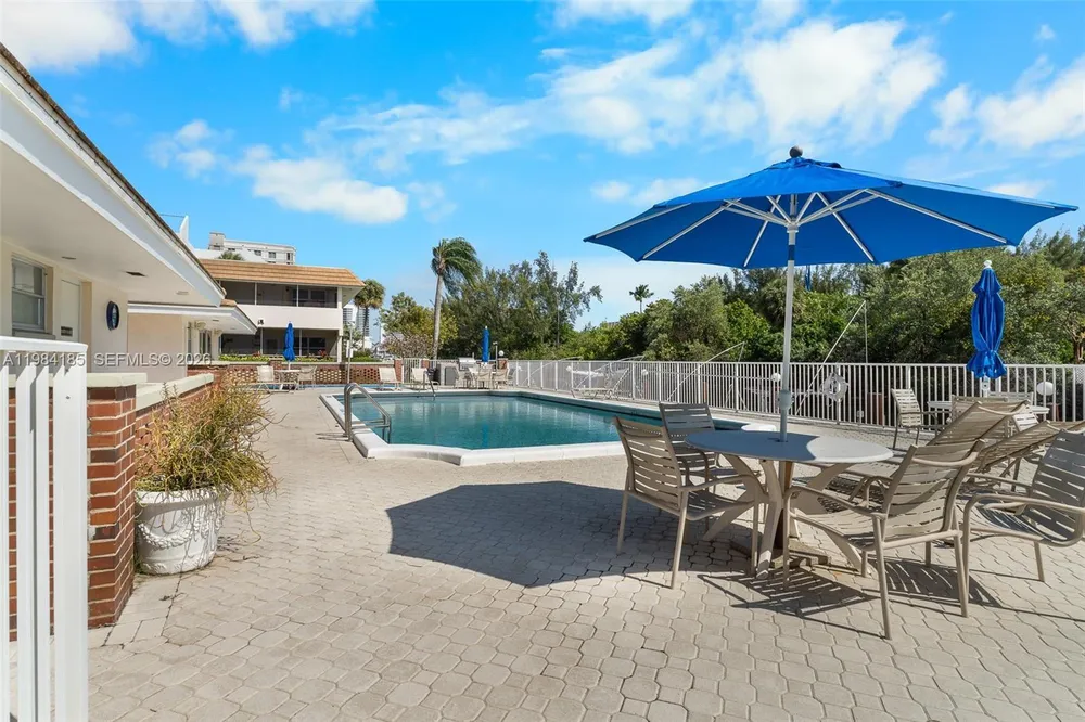 1340 NE 28th Ave, Pompano Beach, FL 33062