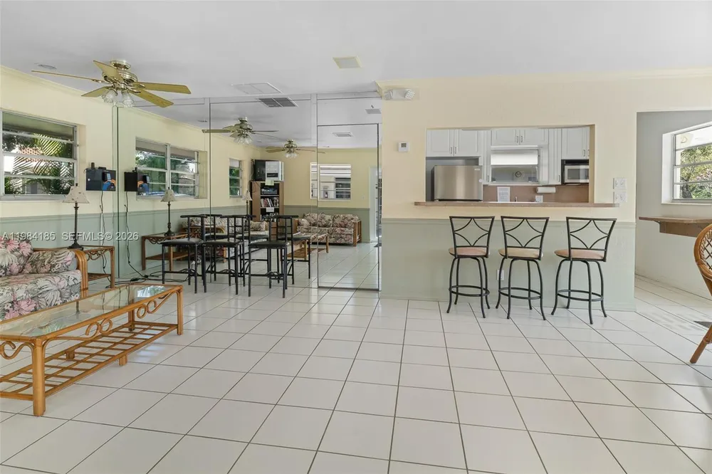 1340 NE 28th Ave, Pompano Beach, FL 33062