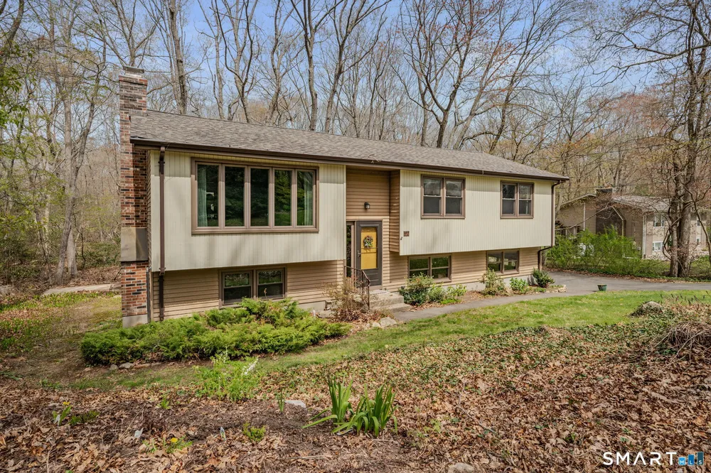 14 Latimer Dr, East Lyme, CT 06333