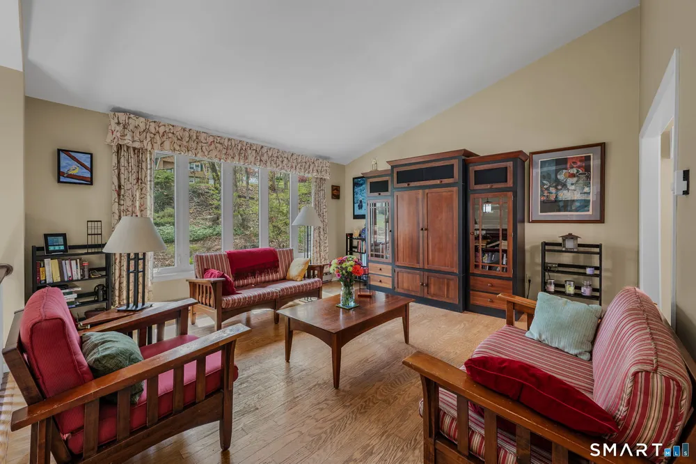 14 Latimer Dr, East Lyme, CT 06333