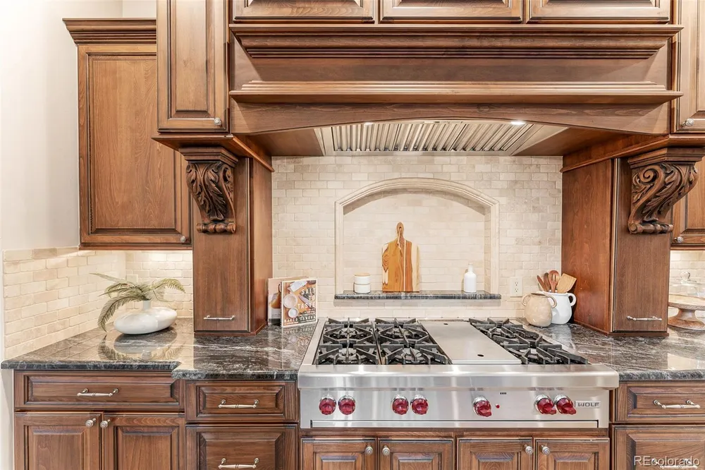 15 Foxtail Circle, Englewood, CO 80113