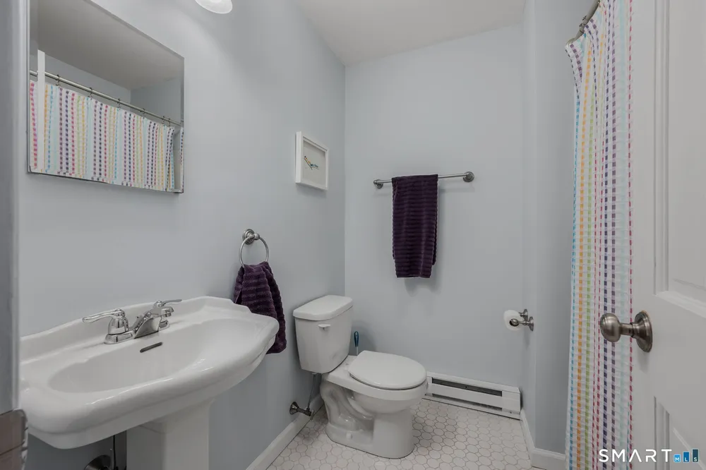 14 Latimer Dr, East Lyme, CT 06333