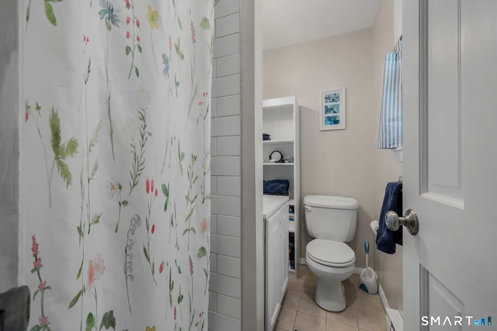 14 Latimer Dr, East Lyme, CT 06333
