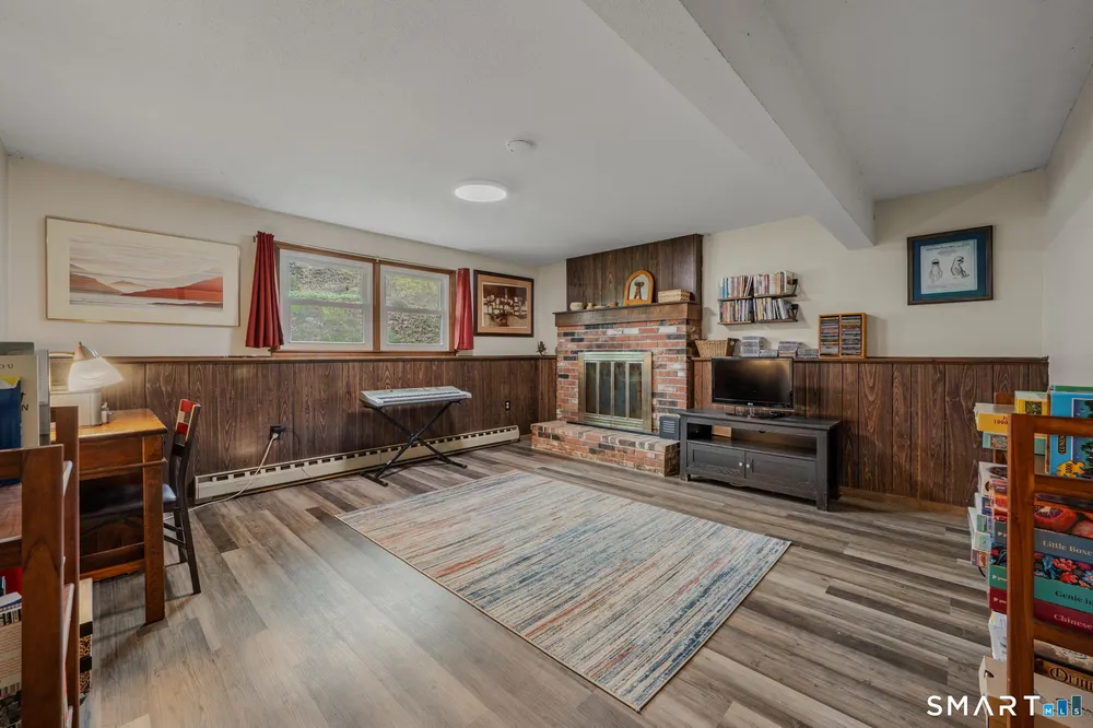 14 Latimer Dr, East Lyme, CT 06333