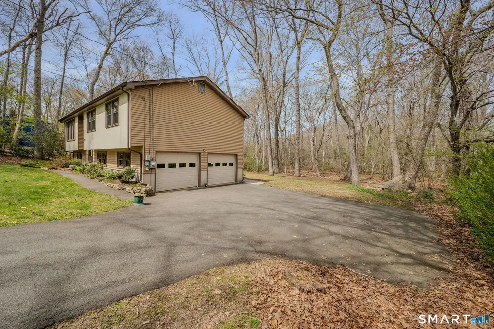 14 Latimer Dr, East Lyme, CT 06333