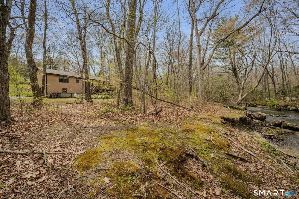 14 Latimer Dr, East Lyme, CT 06333
