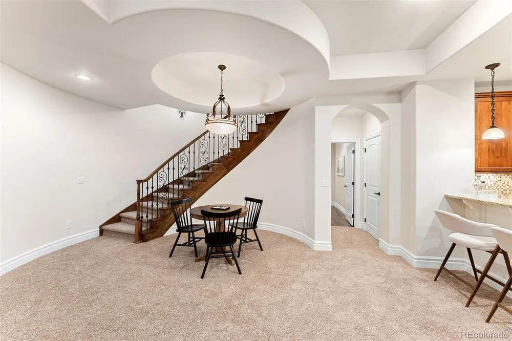 15 Foxtail Circle, Englewood, CO 80113