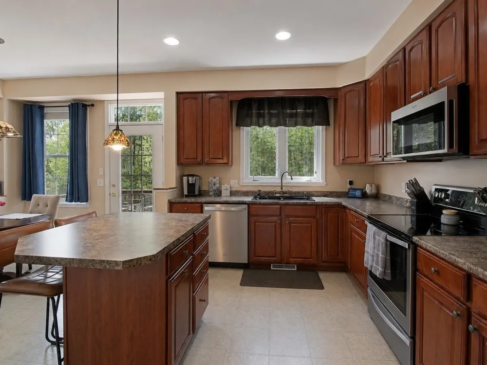 129 Allen Dr, Milton, VT 05468