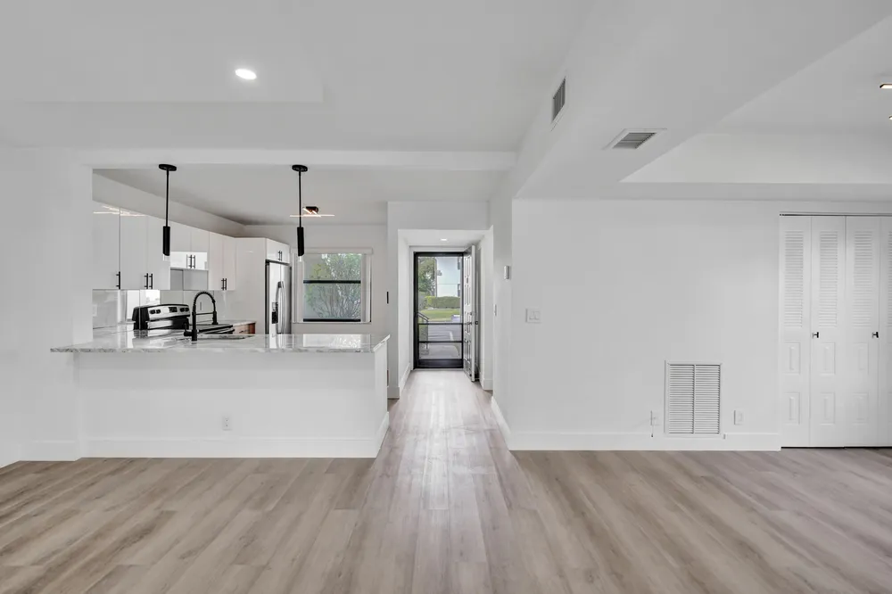 7674 Tahiti Ln, Lake Worth Beach, FL 33467