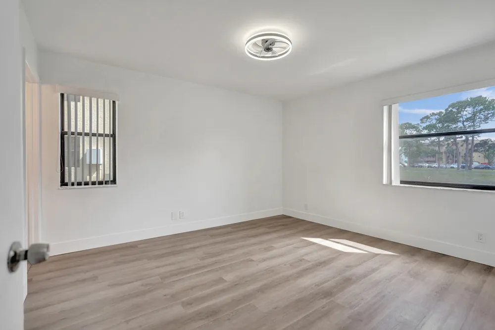 7674 Tahiti Ln, Lake Worth Beach, FL 33467