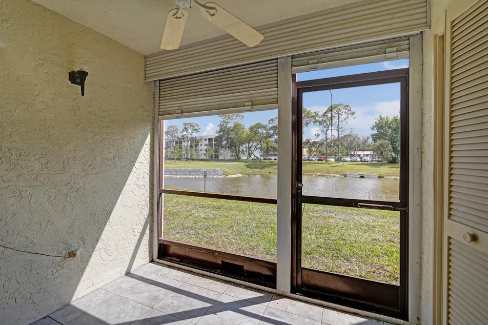 7674 Tahiti Ln, Lake Worth Beach, FL 33467
