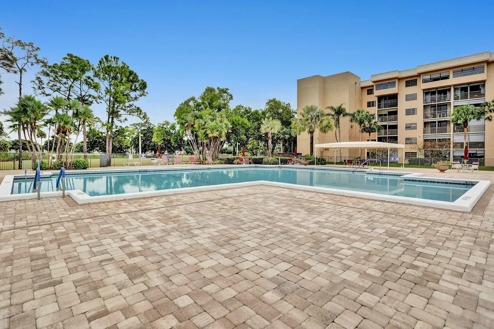 7674 Tahiti Ln, Lake Worth Beach, FL 33467