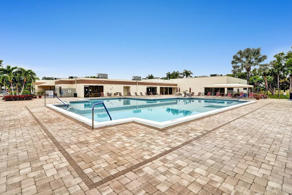 7674 Tahiti Ln, Lake Worth Beach, FL 33467