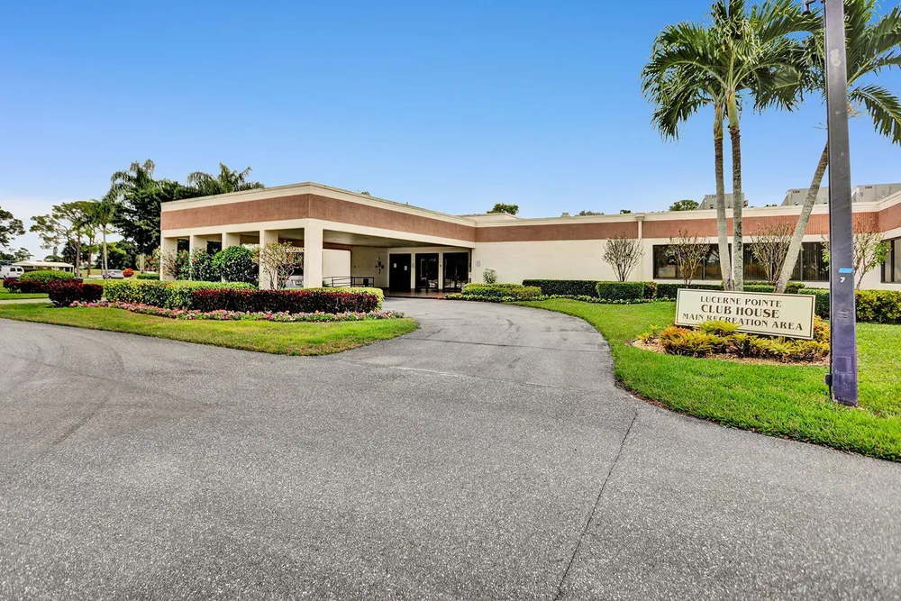 7674 Tahiti Ln, Lake Worth Beach, FL 33467