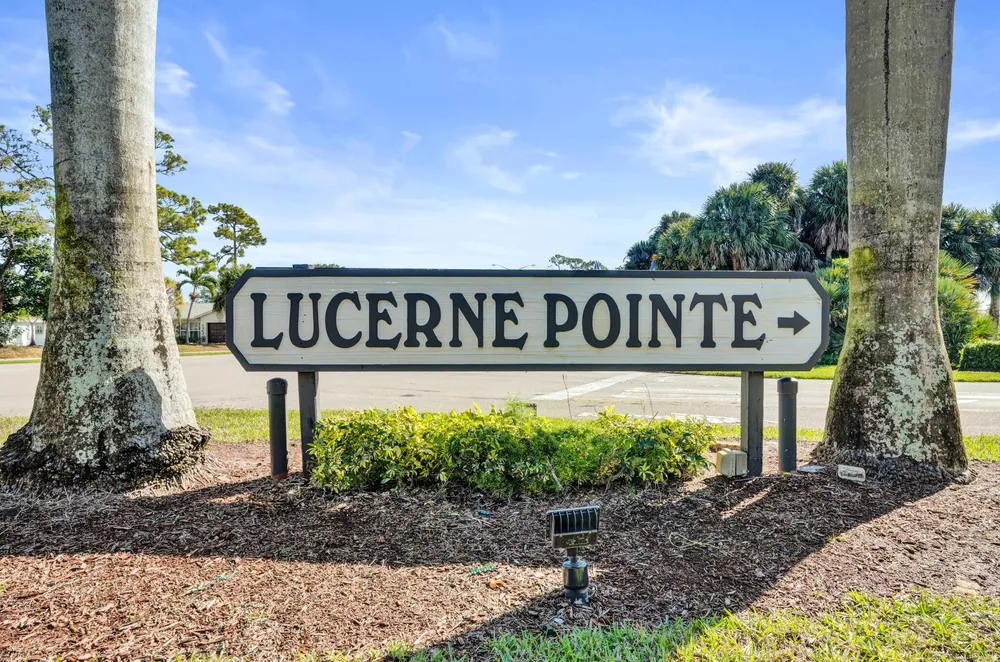 7674 Tahiti Ln, Lake Worth Beach, FL 33467