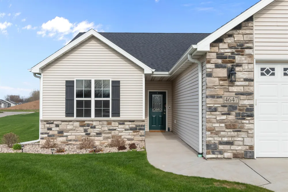 4647 N Cherryvale Ave, Appleton, WI 54913