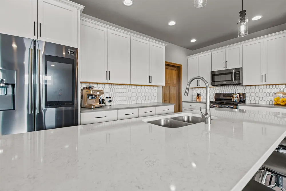4647 N Cherryvale Ave, Appleton, WI 54913
