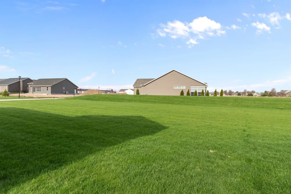 4647 N Cherryvale Ave, Appleton, WI 54913
