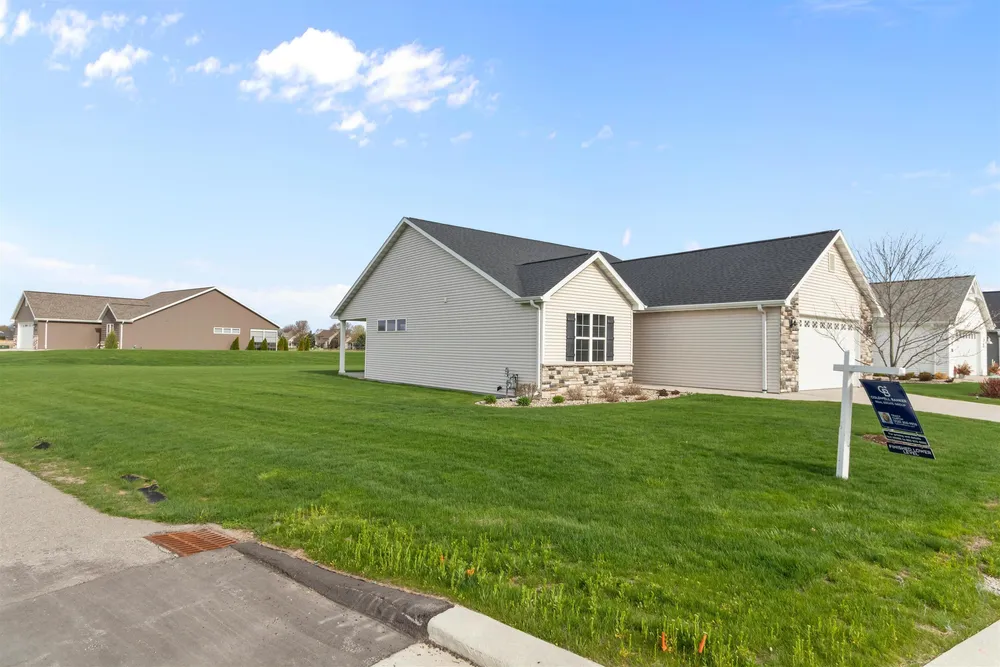 4647 N Cherryvale Ave, Appleton, WI 54913