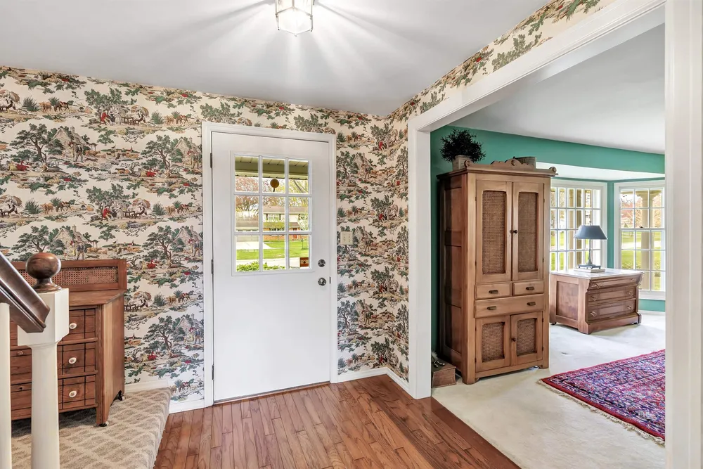 341 Roselawn Blvd, Green Bay, WI 54301