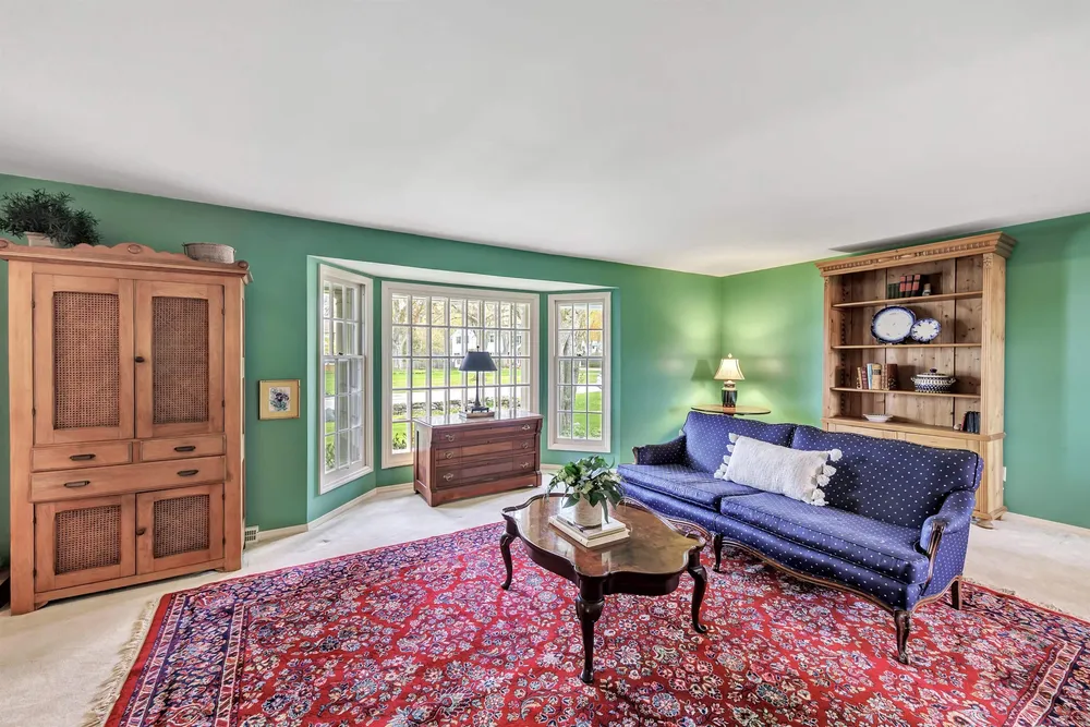 341 Roselawn Blvd, Green Bay, WI 54301