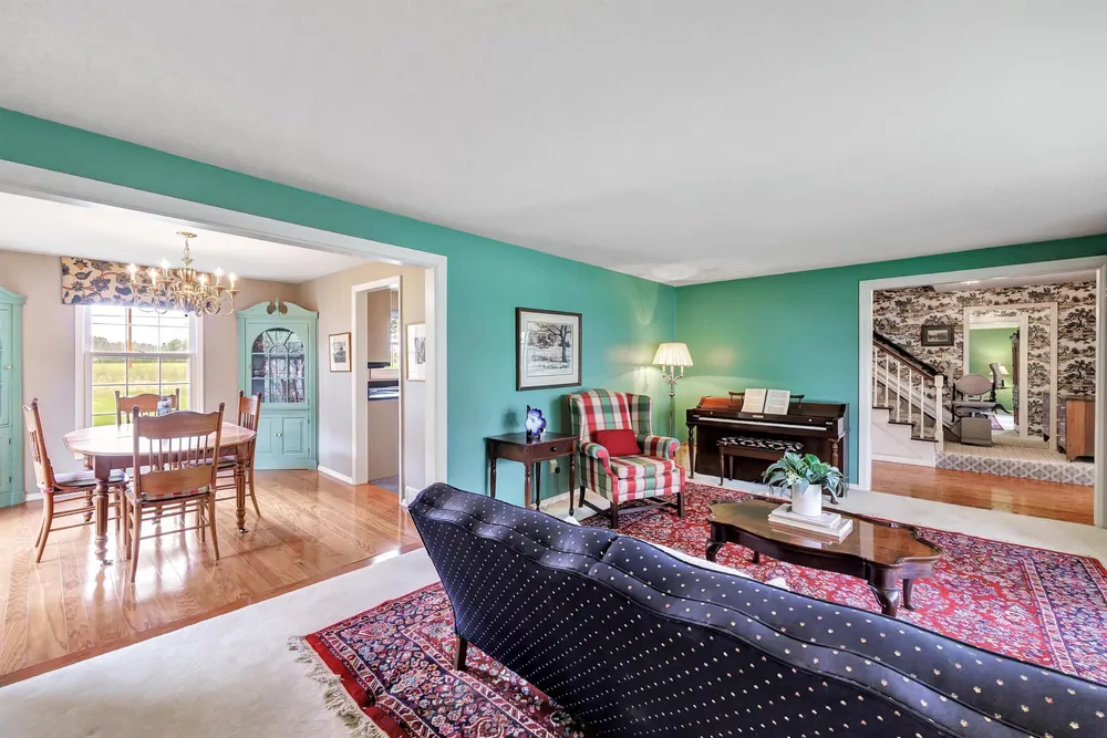 341 Roselawn Blvd, Green Bay, WI 54301