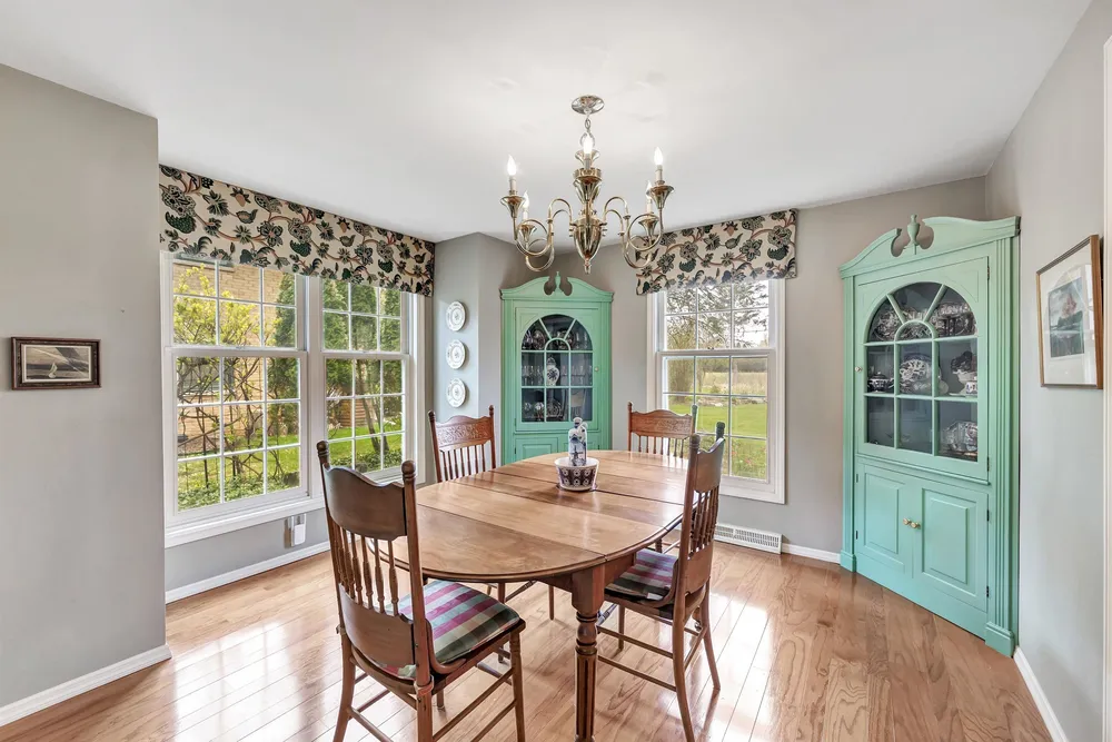 341 Roselawn Blvd, Green Bay, WI 54301