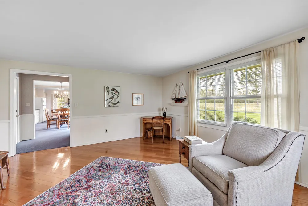341 Roselawn Blvd, Green Bay, WI 54301