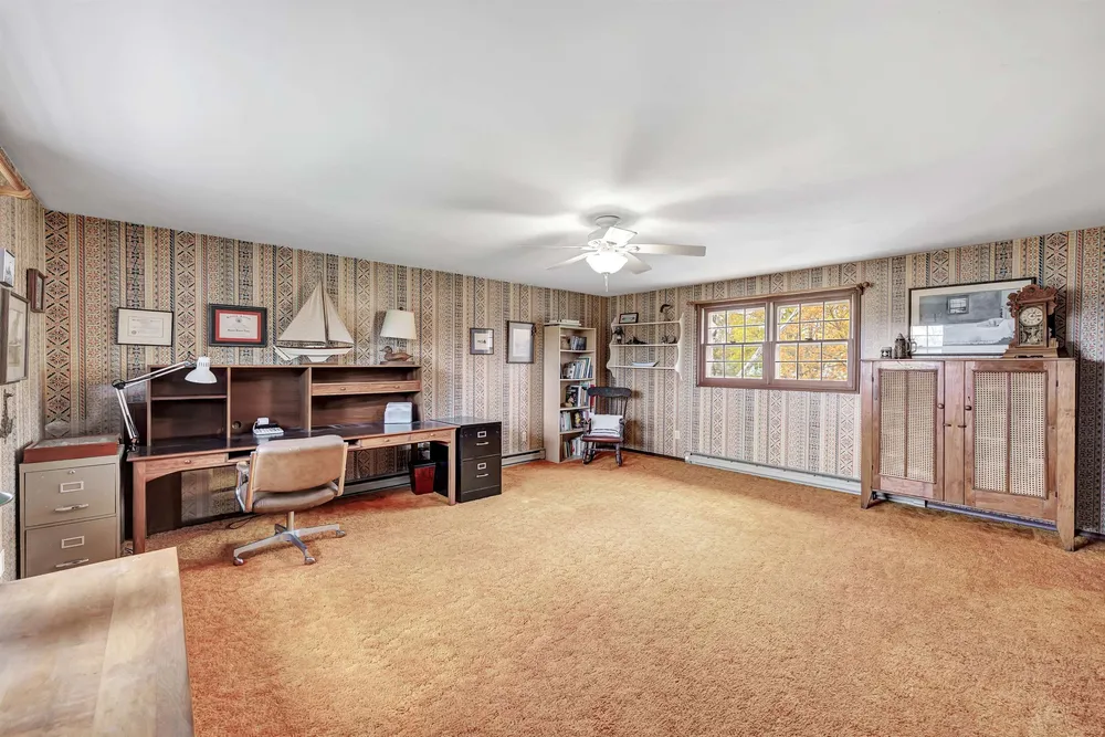 341 Roselawn Blvd, Green Bay, WI 54301