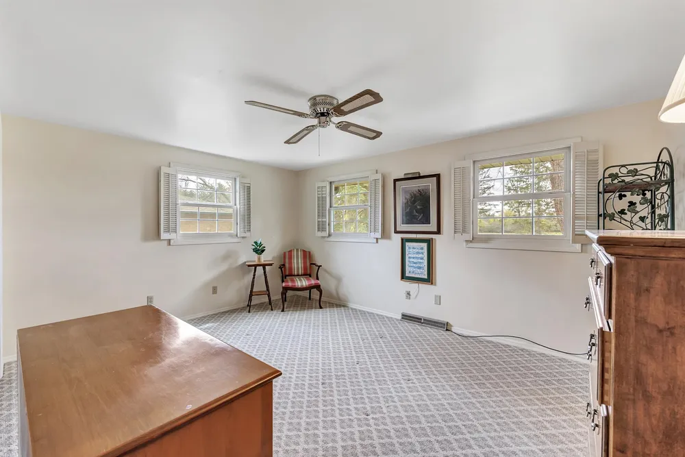 341 Roselawn Blvd, Green Bay, WI 54301