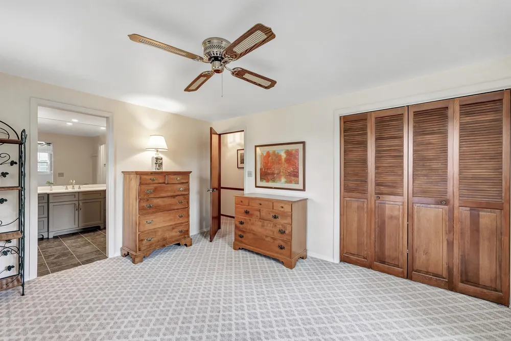 341 Roselawn Blvd, Green Bay, WI 54301