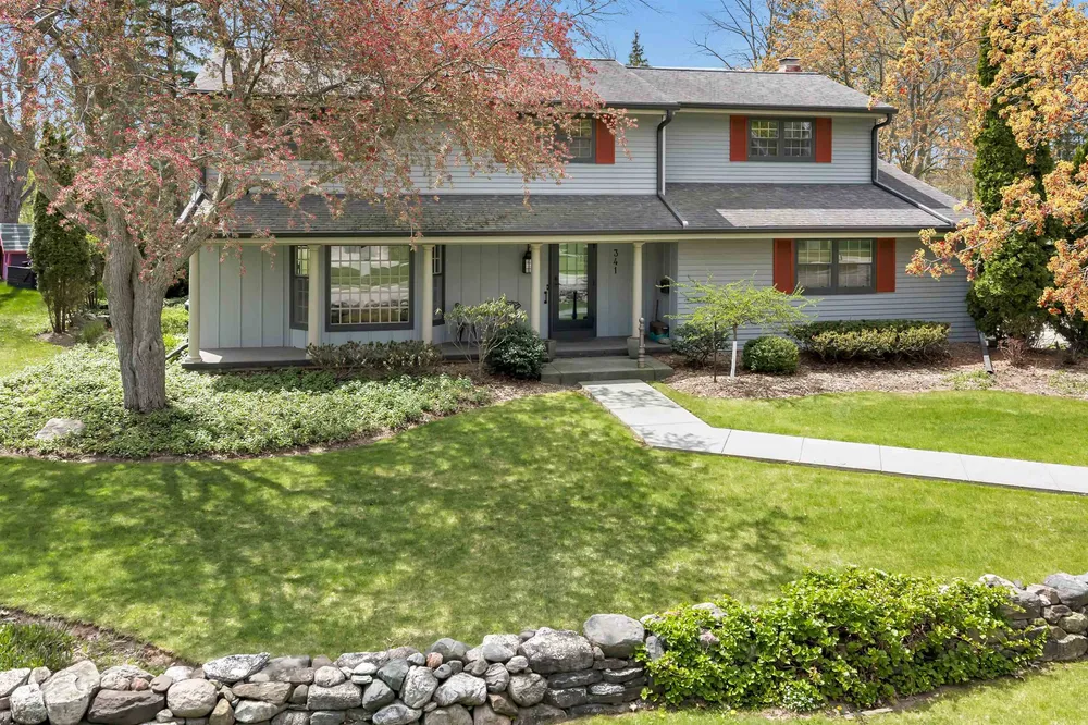 341 Roselawn Blvd, Green Bay, WI 54301