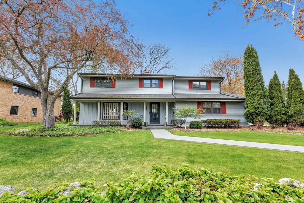 341 Roselawn Blvd, Green Bay, WI 54301