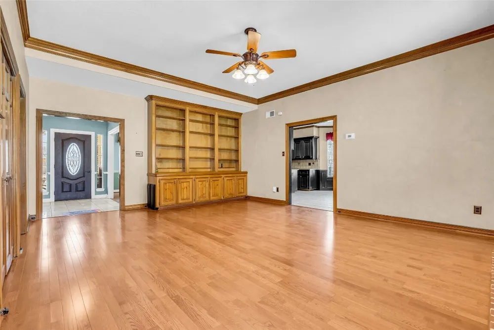 5010 Tarnbrook Dr, Houston, TX 77084