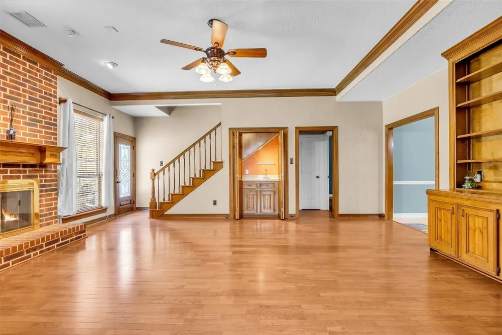 5010 Tarnbrook Dr, Houston, TX 77084