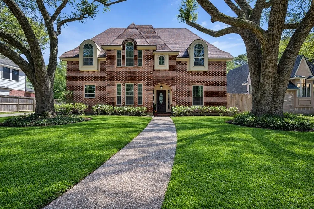 5010 Tarnbrook Dr, Houston, TX 77084