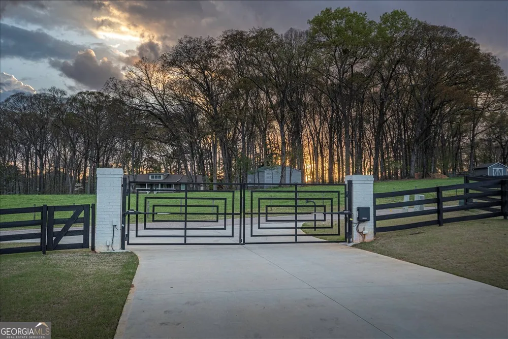 1017 Fleeman Rd, Hoschton, GA 30548