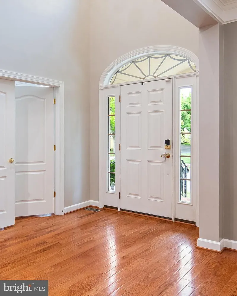 732 Pearson Point Pl, Annapolis, MD 21401
