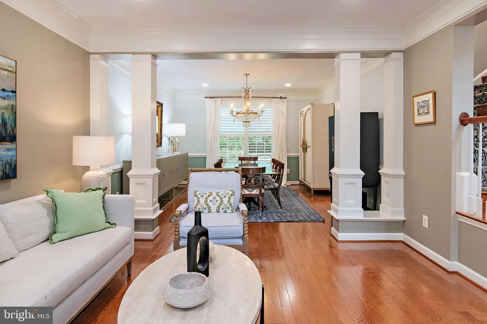 732 Pearson Point Pl, Annapolis, MD 21401